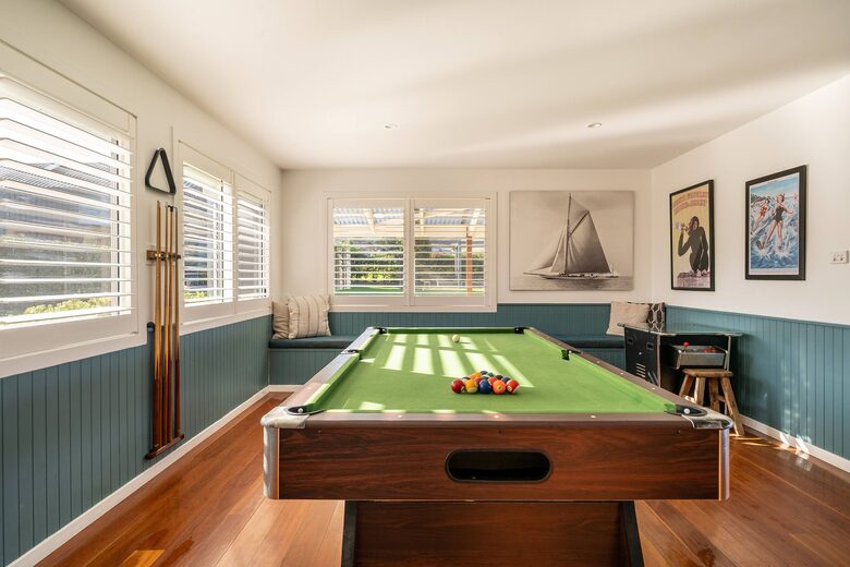 Expansive Gerringong Estate with Two Residences and Coastal Views - Gerringong, Australia