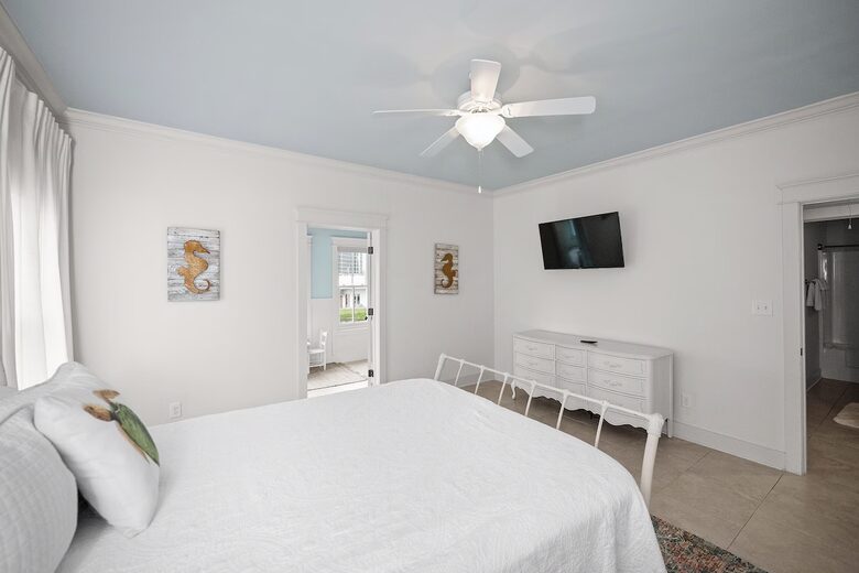 Charming Tannin Village Retreat Steps from the Beach - Orange Beach, Alabama