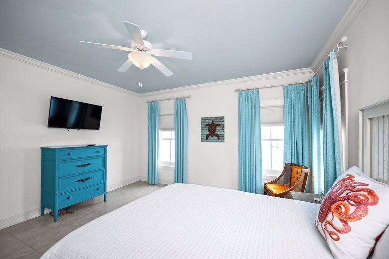 Charming Tannin Village Retreat Steps from the Beach - Orange Beach, Alabama