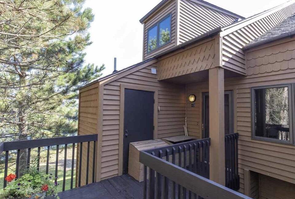 Two Harbors Lakefront Retreat with Panoramic Lake Superior Views - Two Harbors, Minnesota