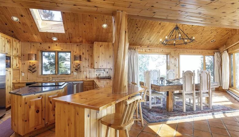 Two Harbors Lakefront Retreat with Panoramic Lake Superior Views - Two Harbors, Minnesota