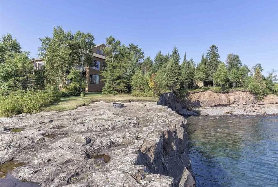 Two Harbors Lakefront Retreat with Panoramic Lake Superior Views - Two Harbors, Minnesota
