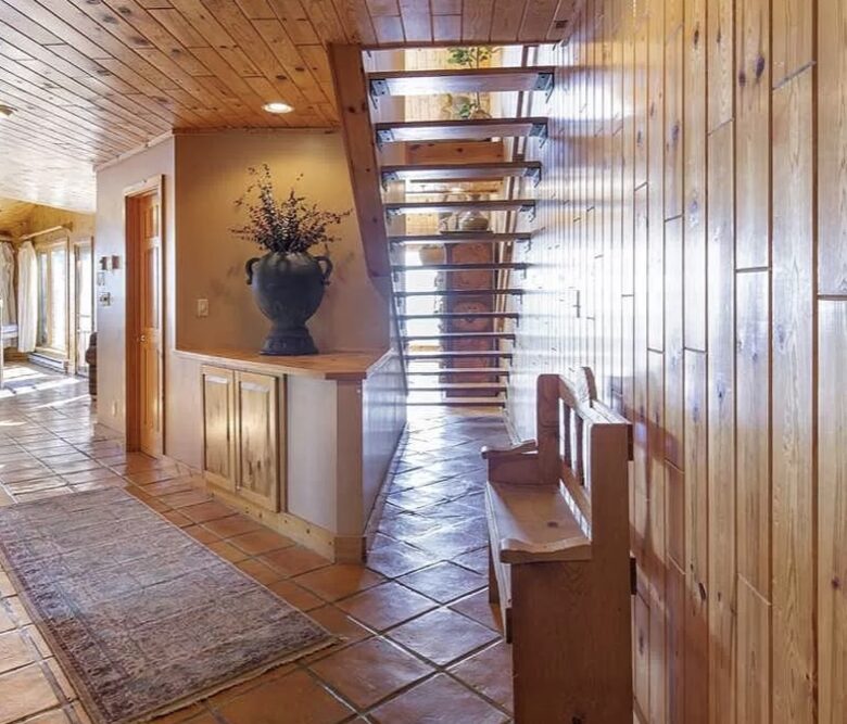 Two Harbors Lakefront Retreat with Panoramic Lake Superior Views - Two Harbors, Minnesota