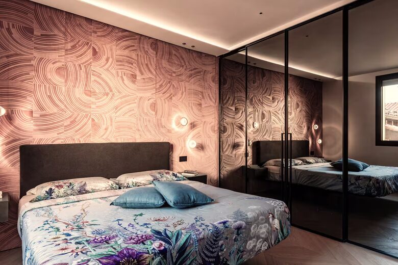 Elegant Designer Penthouse in Historic Bologna - Bologna, Italy