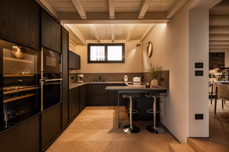 Elegant Designer Penthouse in Historic Bologna - Bologna, Italy