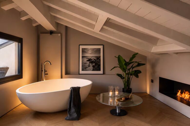 Elegant Designer Penthouse in Historic Bologna - Bologna, Italy
