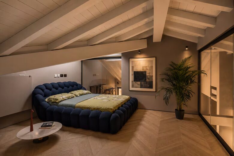 Elegant Designer Penthouse in Historic Bologna - Bologna, Italy