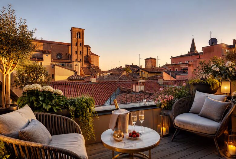 Elegant Designer Penthouse in Historic Bologna - Bologna, Italy