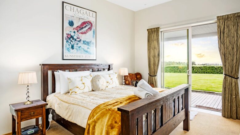 Tuscan-Inspired Luxury Villa with Marlborough Vineyard Views - Riverlands, New Zealand