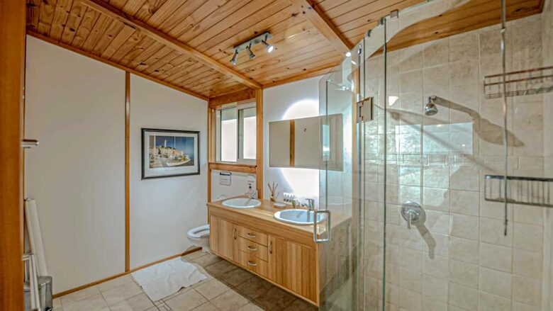 Tuscan-Inspired Luxury Villa with Marlborough Vineyard Views - Riverlands, New Zealand