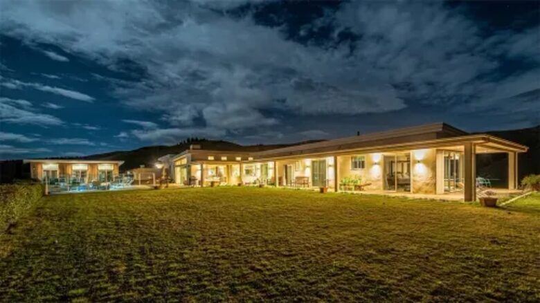 Tuscan-Inspired Luxury Villa with Marlborough Vineyard Views - Riverlands, New Zealand