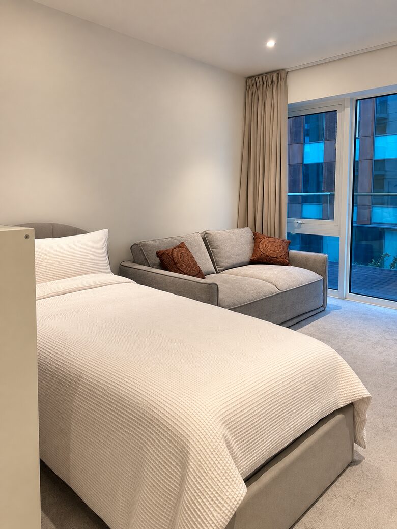 Luxury Thames Riverside Apartment with Sunset Terraces - London, United Kingdom