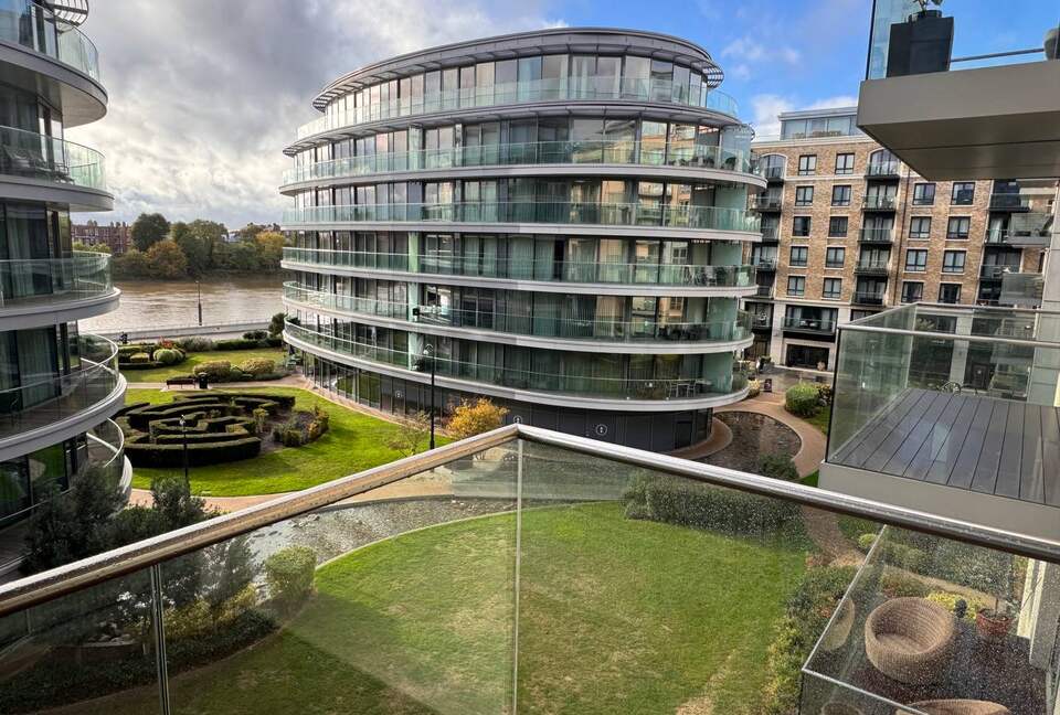 Luxury Thames Riverside Apartment with Sunset Terraces - London, United Kingdom