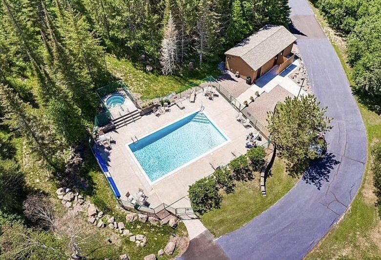 Two Harbors Lakefront Retreat with Panoramic Lake Superior Views - Two Harbors, Minnesota