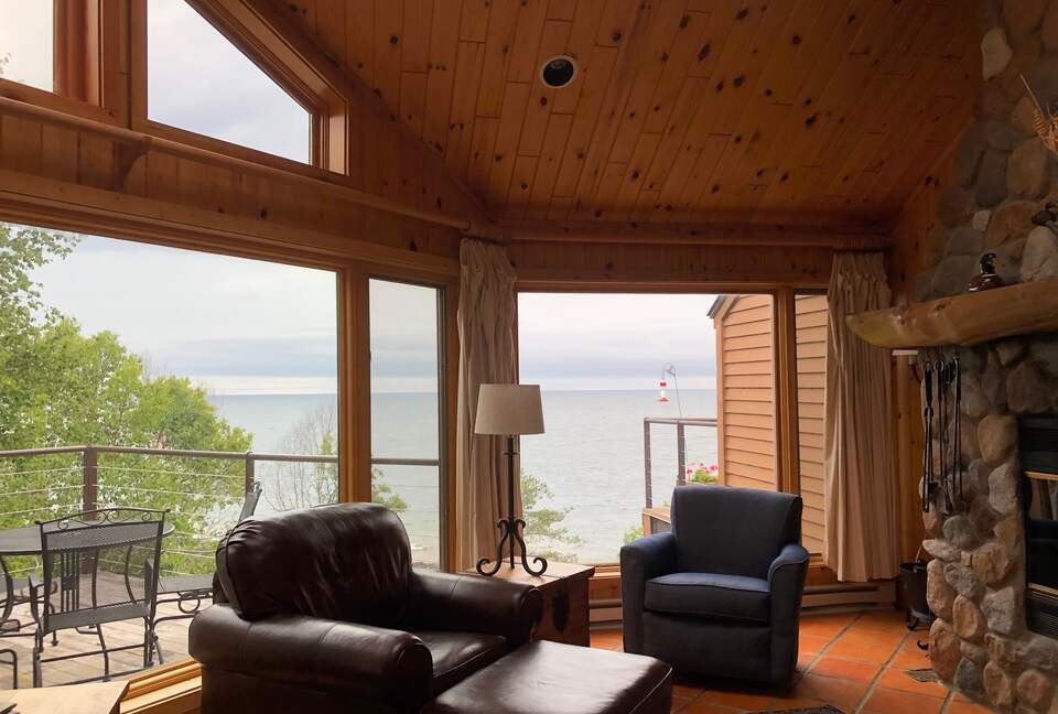 Two Harbors Lakefront Retreat with Panoramic Lake Superior Views - Two Harbors, Minnesota