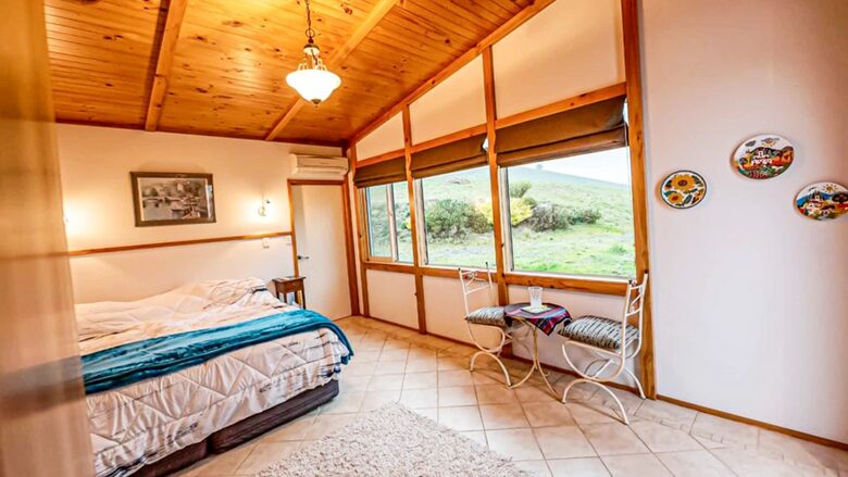 Tuscan-Inspired Luxury Villa with Marlborough Vineyard Views - Riverlands, New Zealand