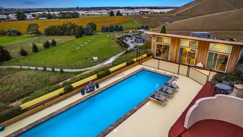 Tuscan-Inspired Luxury Villa with Marlborough Vineyard Views - Riverlands, New Zealand