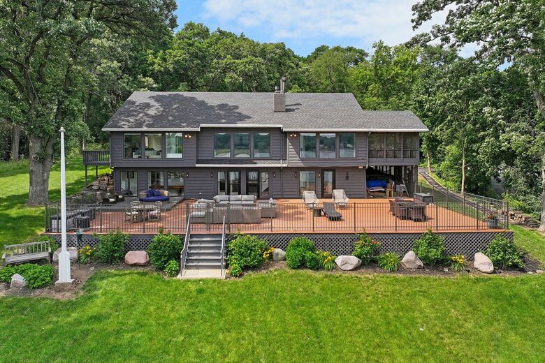 Elegant Wisconsin Waterfront Home Near Kettle Moraine - Whitewater, Wisconsin