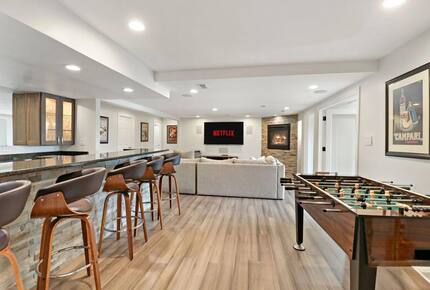 Elegant Wisconsin Waterfront Home Near Kettle Moraine - Whitewater, Wisconsin