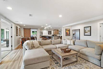 Elegant Wisconsin Waterfront Home Near Kettle Moraine - Whitewater, Wisconsin