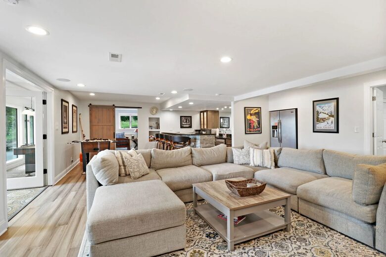Elegant Wisconsin Waterfront Home Near Kettle Moraine - Whitewater, Wisconsin