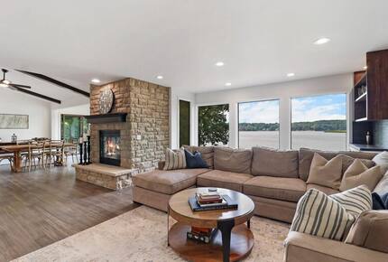 Elegant Wisconsin Waterfront Home Near Kettle Moraine - Whitewater, Wisconsin