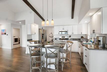 Elegant Wisconsin Waterfront Home Near Kettle Moraine - Whitewater, Wisconsin