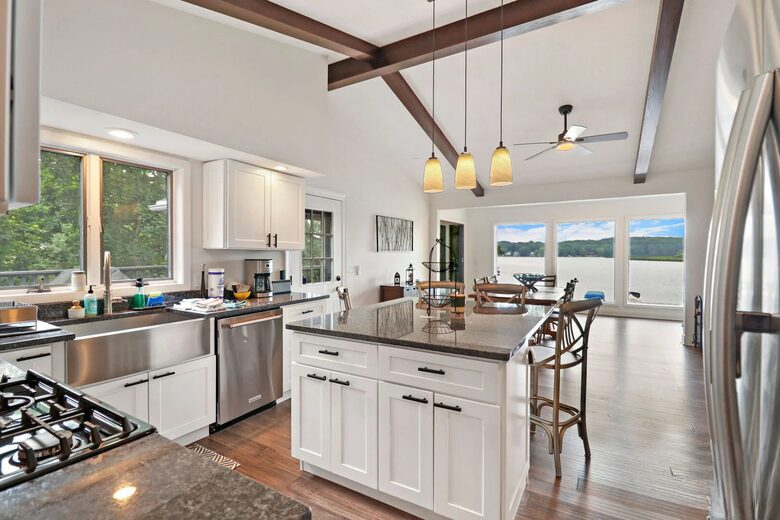 Elegant Wisconsin Waterfront Home Near Kettle Moraine - Whitewater, Wisconsin