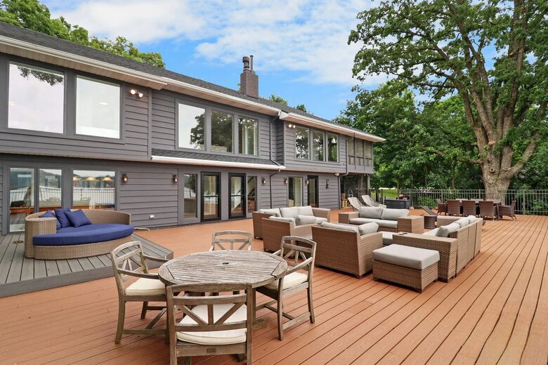 Elegant Wisconsin Waterfront Home Near Kettle Moraine - Whitewater, Wisconsin