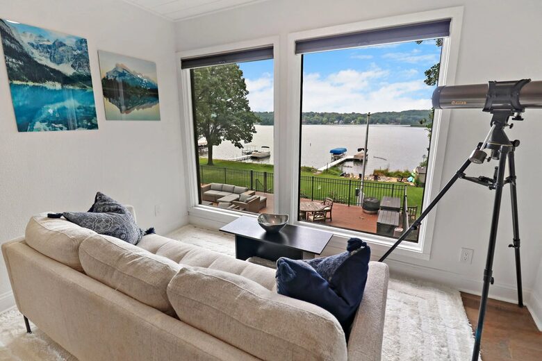 Elegant Wisconsin Waterfront Home Near Kettle Moraine - Whitewater, Wisconsin