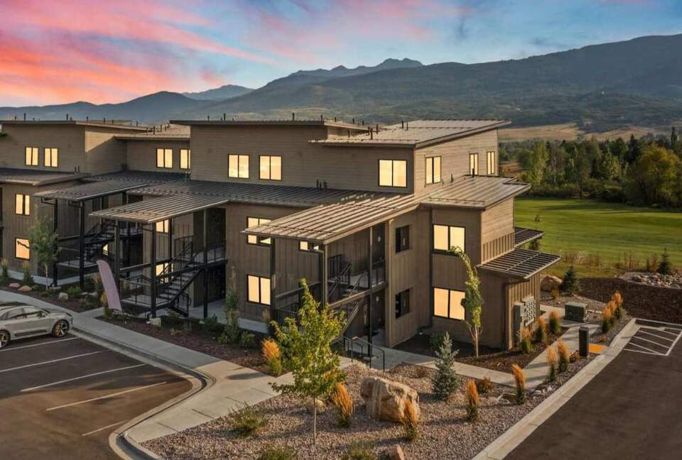 Eden Golf Course Retreat with Mountain Views - Eden, Utah