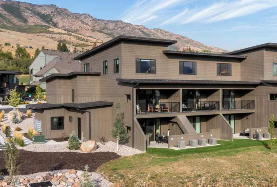 Eden Golf Course Retreat with Mountain Views - Eden, Utah