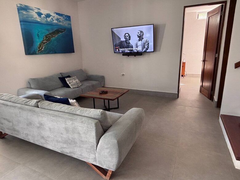 Contemporary Isla Mujeres Retreat with Infinity Pool & Ocean Views - Isla Mujeres, Mexico