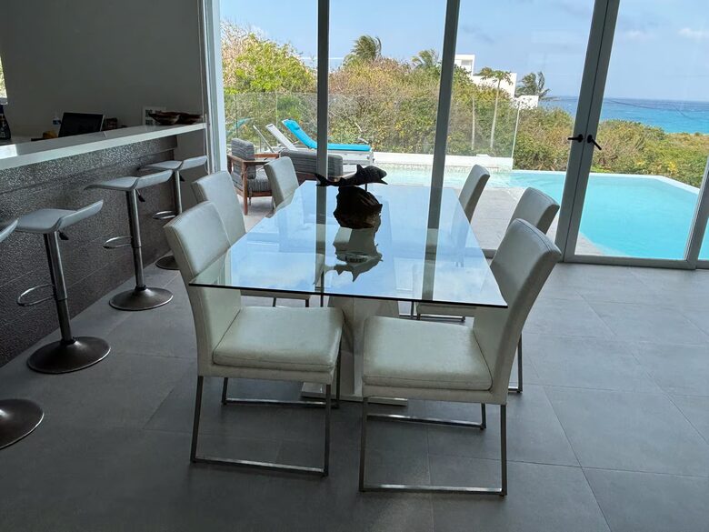 Contemporary Isla Mujeres Retreat with Infinity Pool & Ocean Views - Isla Mujeres, Mexico