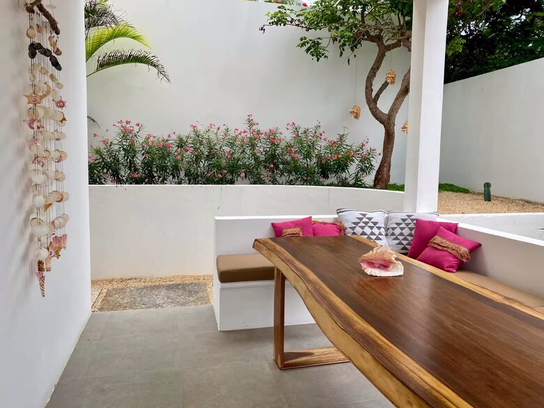 Contemporary Isla Mujeres Retreat with Infinity Pool & Ocean Views - Isla Mujeres, Mexico