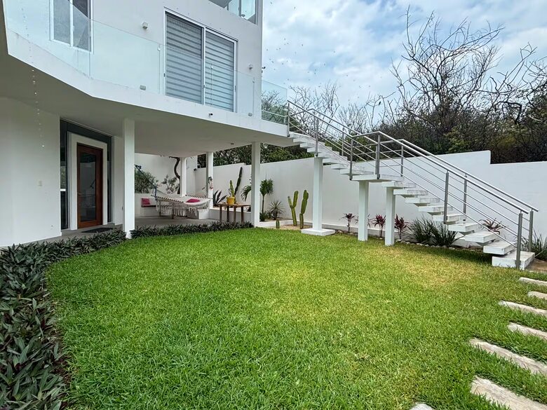 Contemporary Isla Mujeres Retreat with Infinity Pool & Ocean Views - Isla Mujeres, Mexico