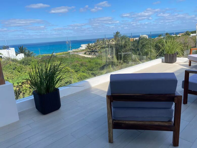 Contemporary Isla Mujeres Retreat with Infinity Pool & Ocean Views - Isla Mujeres, Mexico