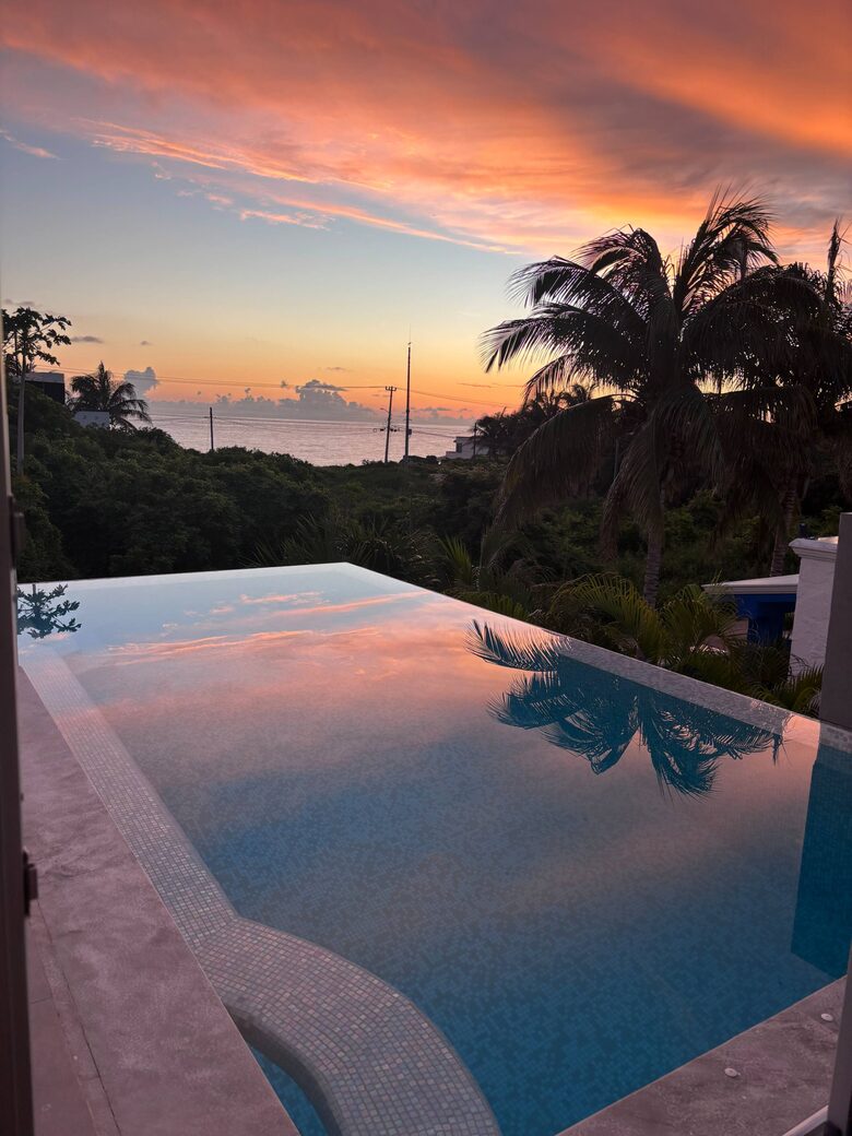 Contemporary Isla Mujeres Retreat with Infinity Pool & Ocean Views - Isla Mujeres, Mexico