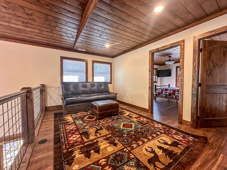 Modern Boone Log Cabin with Scenic Mountain Views - Boone, North Carolina