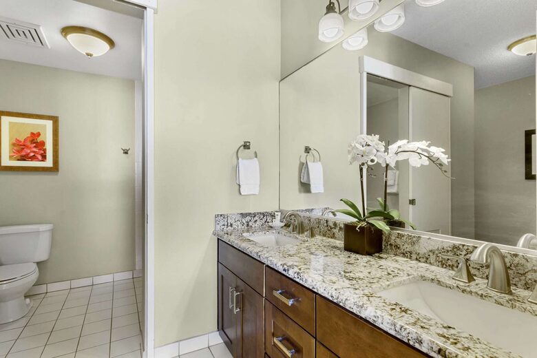 Spacious 2BR Beachfront Suite at Sands of Kahana - Lahaina Maui, Hawaii