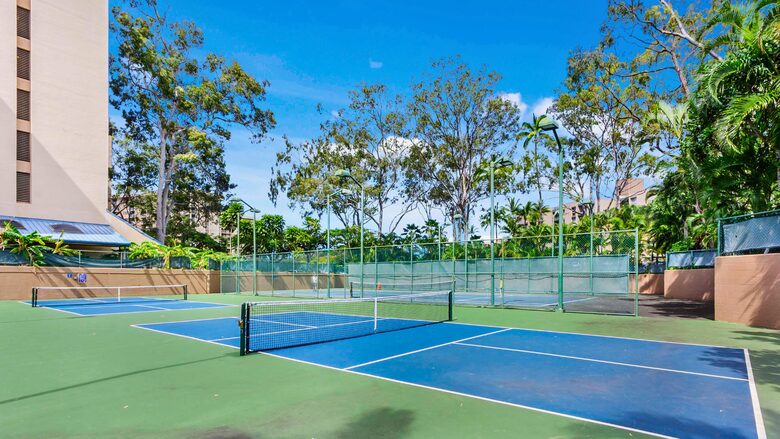 Spacious 2BR Beachfront Suite at Sands of Kahana - Lahaina Maui, Hawaii