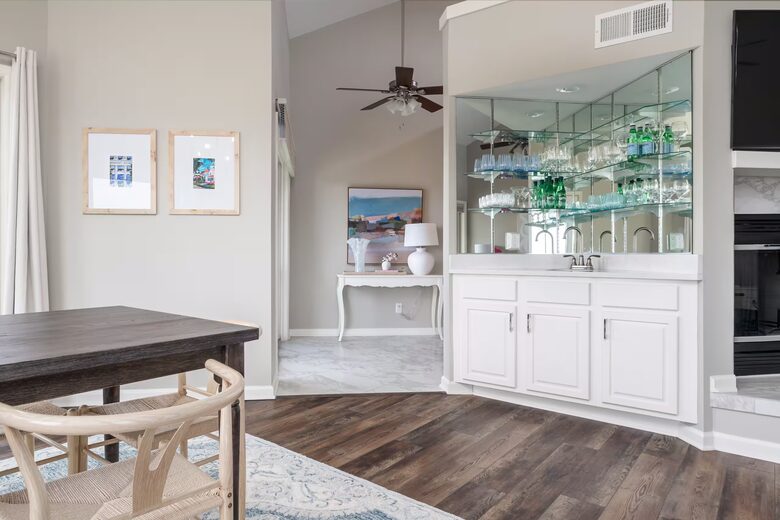 Lake Hamilton Retreat with Panoramic Views and Boat Slip - Lake Hamilton, Arkansas