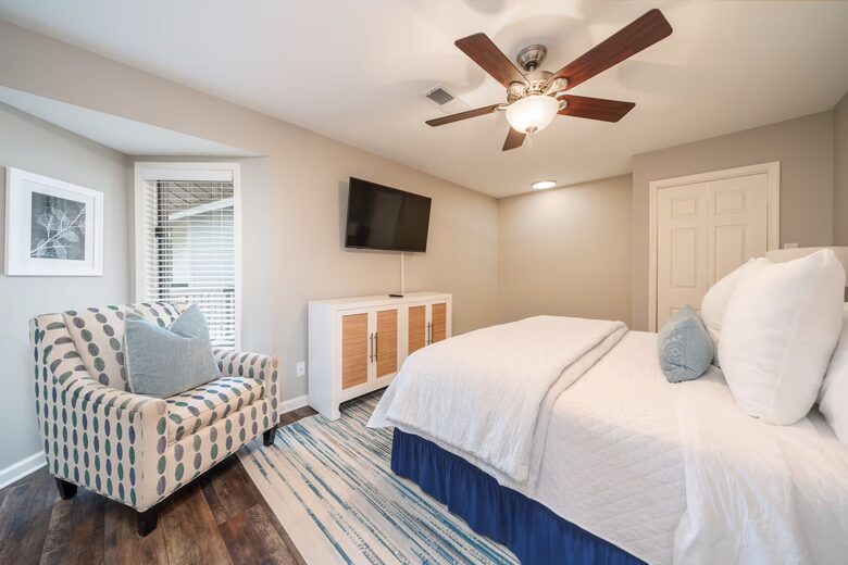 Lake Hamilton Retreat with Panoramic Views and Boat Slip - Lake Hamilton, Arkansas