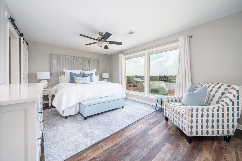 Lake Hamilton Retreat with Panoramic Views and Boat Slip - Lake Hamilton, Arkansas