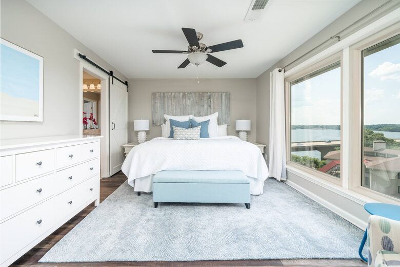 Lake Hamilton Retreat with Panoramic Views and Boat Slip - Lake Hamilton, Arkansas