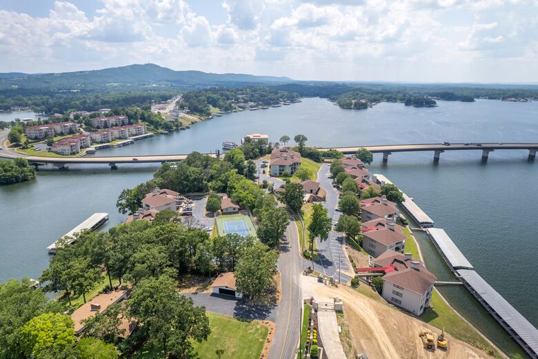 Lake Hamilton Retreat with Panoramic Views and Boat Slip - Lake Hamilton, Arkansas