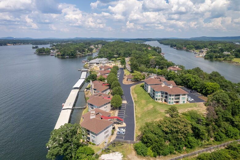 Lake Hamilton Retreat with Panoramic Views and Boat Slip - Lake Hamilton, Arkansas