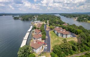Lake Hamilton Retreat with Panoramic Views and Boat Slip - Lake Hamilton, Arkansas