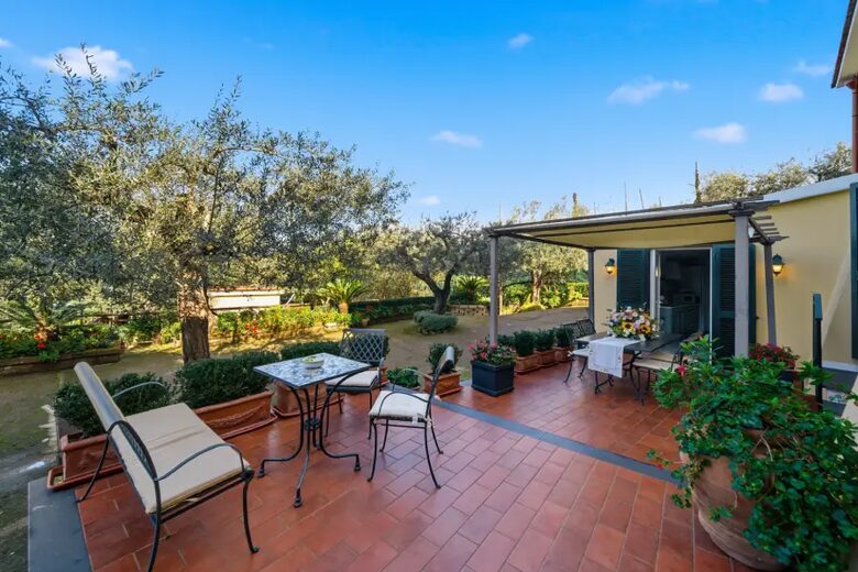Panoramic Sorrento Villa Overlooking the Bay of Naples - Sorrento, Italy