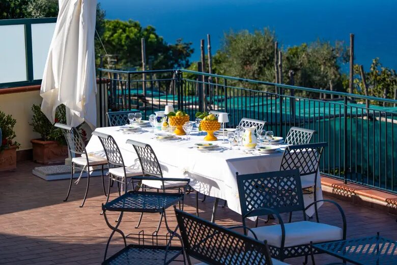 Panoramic Sorrento Villa Overlooking the Bay of Naples - Sorrento, Italy